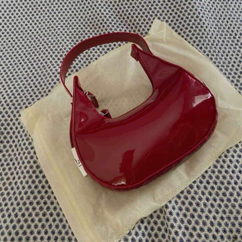 CHERRY SHOULDER BAG